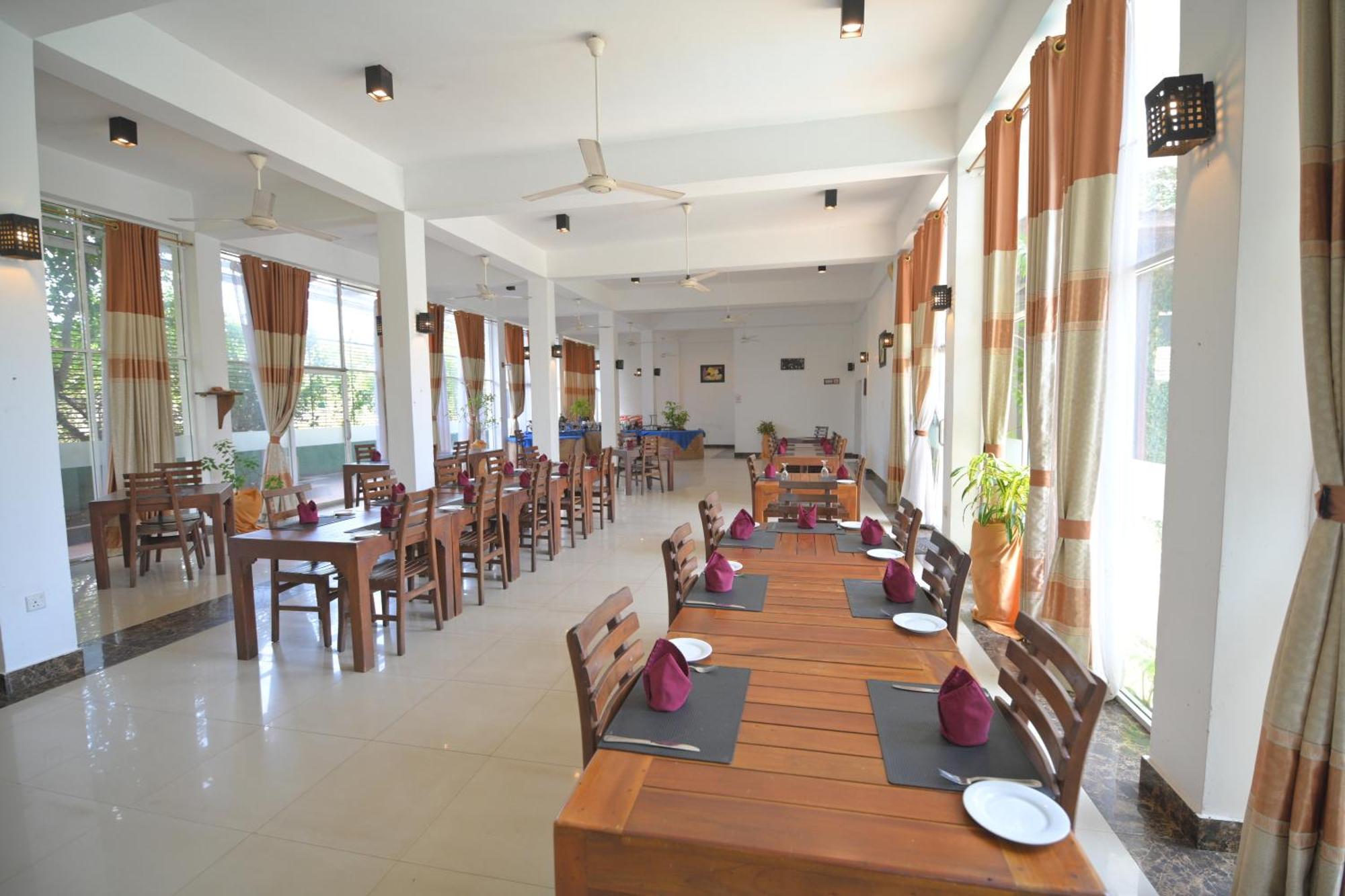 Ceylan Lodge Anuradhapura Dış mekan fotoğraf